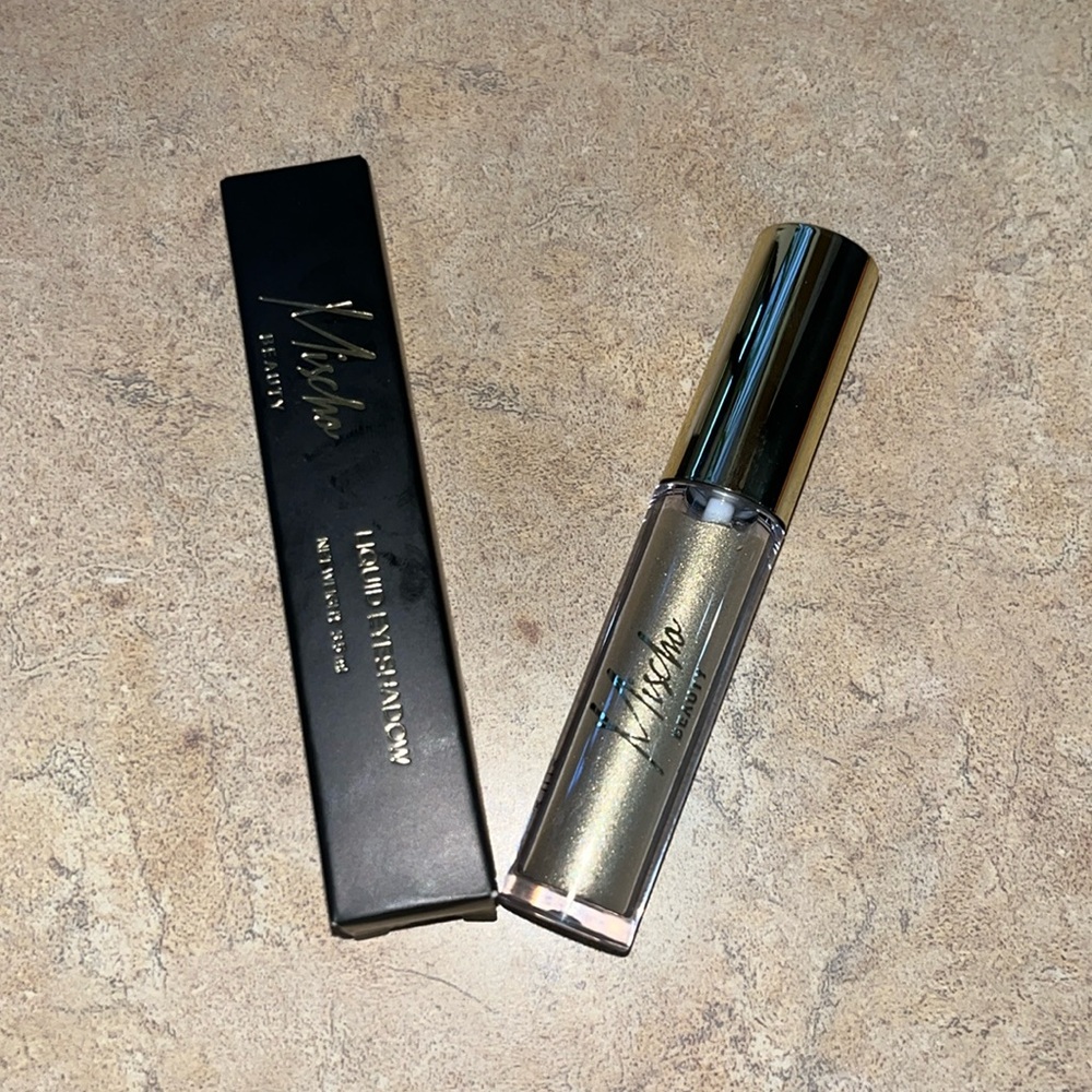 Liquid eyeshadow